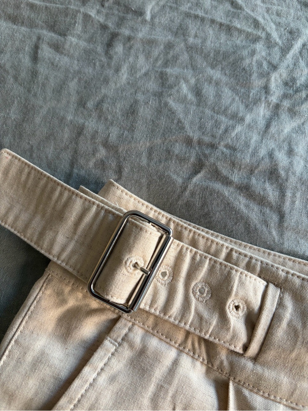 Acne Studios Cotton-Linen Belted Bermuda Shorts, Size 34 - Picture 4 of 14